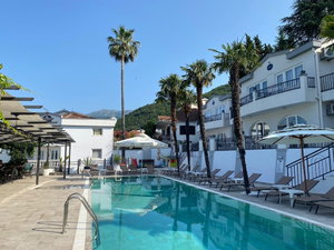 Hotel Xanadu cazare Denovici
