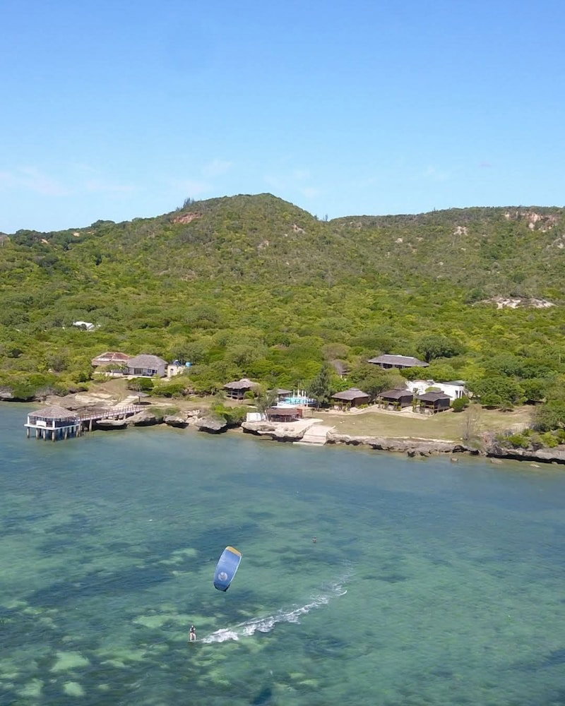 Hotel Les Paillottes De Babaomby