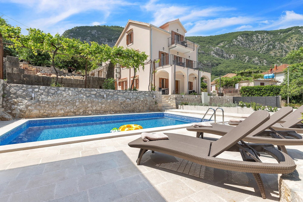 Hotel Apartments Mezini 11