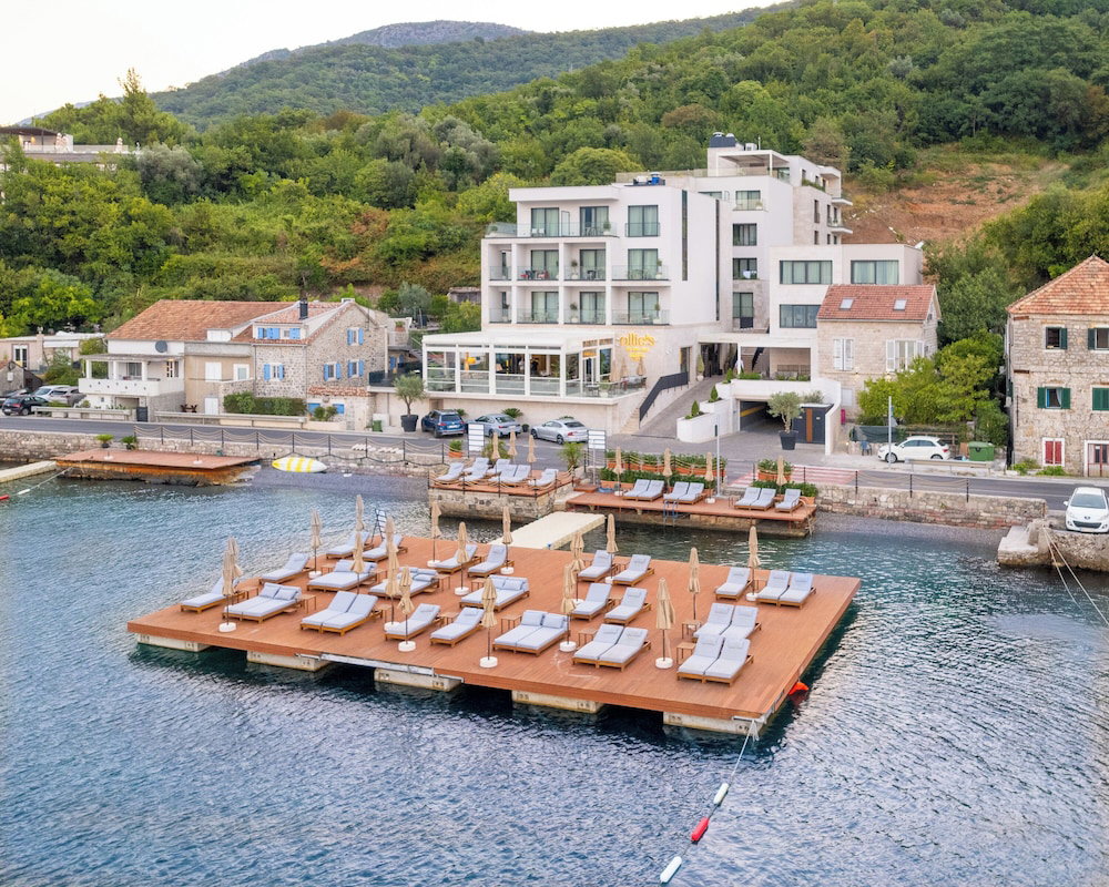Hotel Ollie's By The Sea