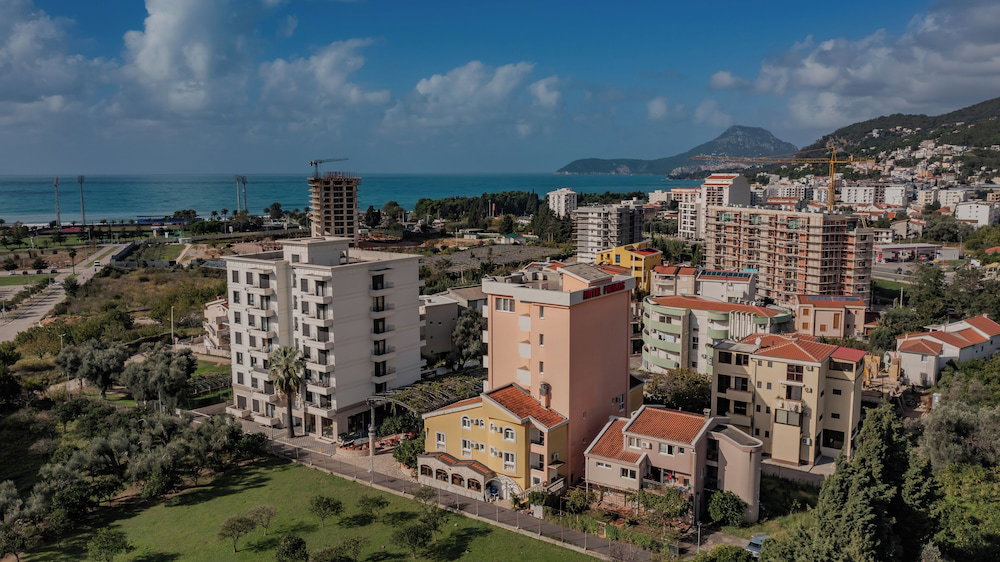 Hotel Pharos Hotel