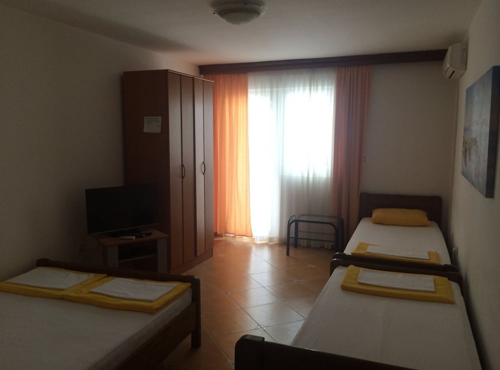 Apartments Aleksić, Bečići
