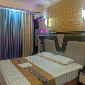 Hotel Ontrack Travel Male Maldives cazare Male