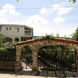 Hotel Apartments Roza cazare Denovici