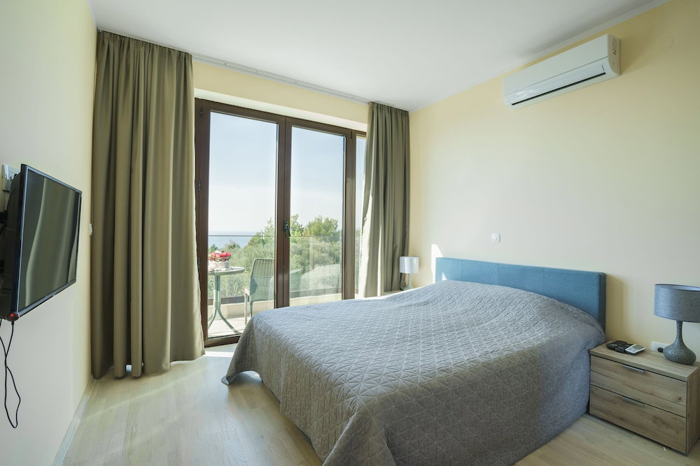 Hotel Adria Lux Apartments Sveti Stefan