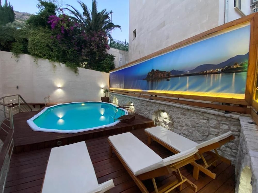 Hotel Dzaleta Boutique Suites & Pool