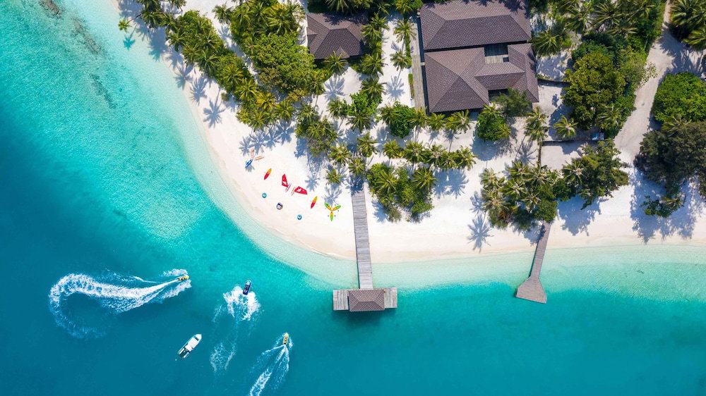 Hotel Fiyavalhu Resort Maldives