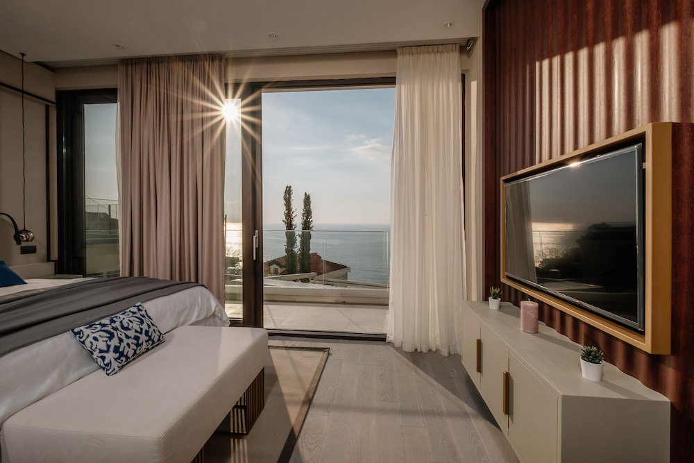Ānanti Resort, Residences & Beach Club - The Leading Hotels Of The World