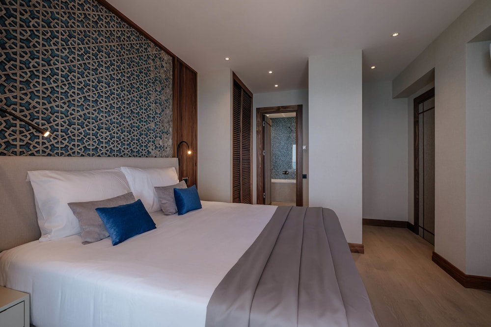 Ānanti Resort, Residences & Beach Club - The Leading Hotels Of The World
