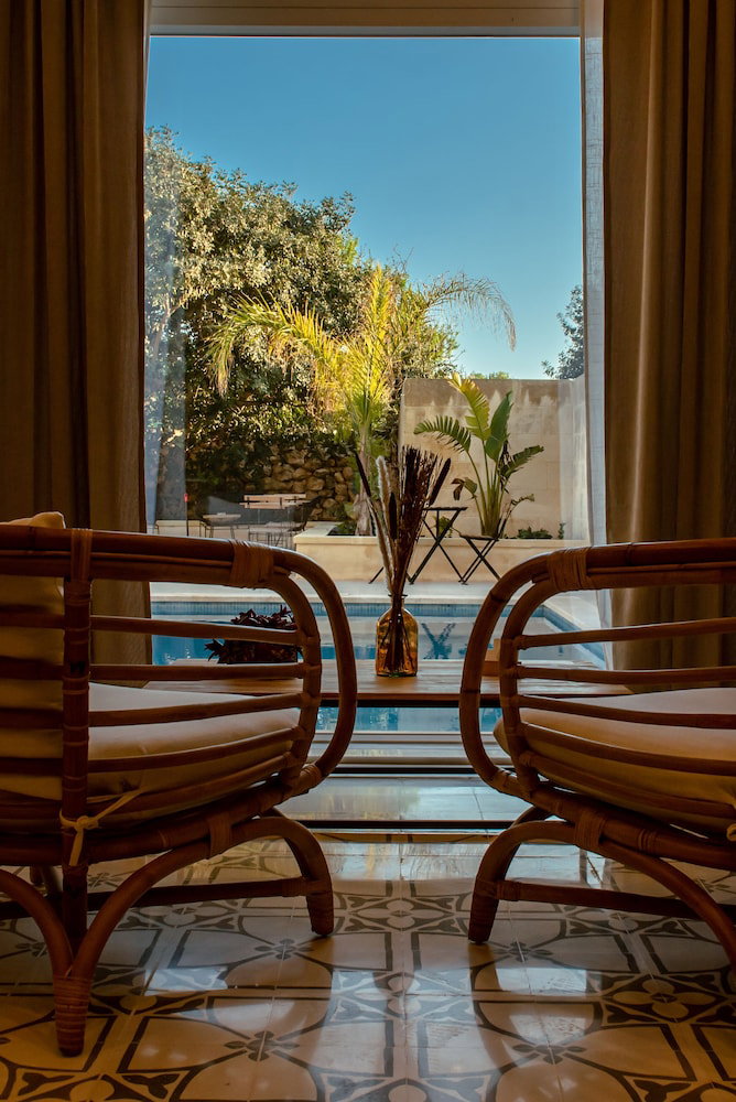 Hotel The Carob Tree B&B