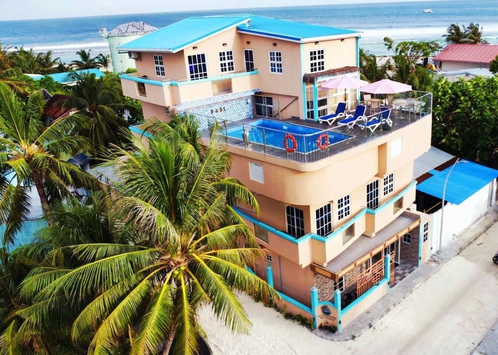 Hotel Breeze Haven Surf Retreat