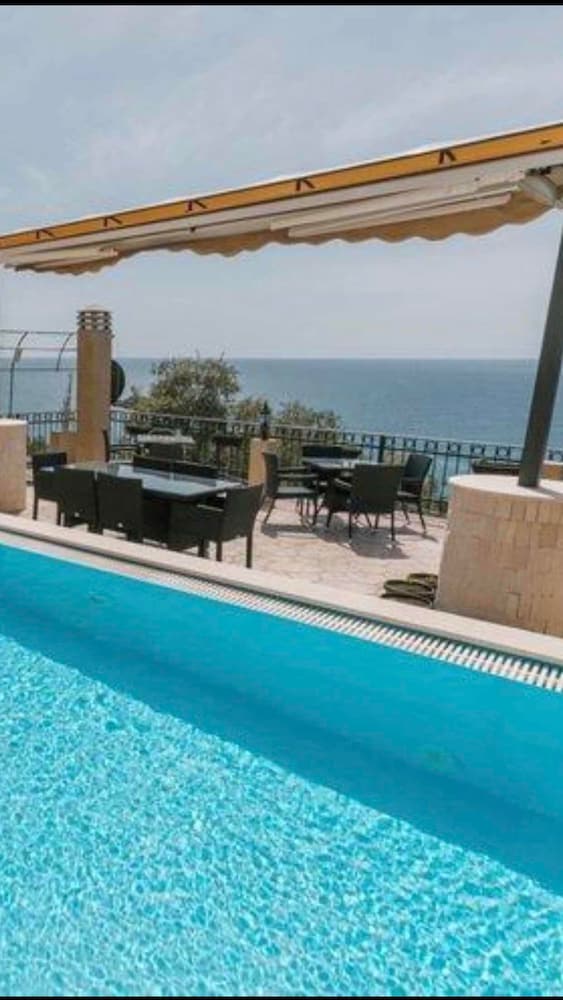 Hotel Monte Perla Residence