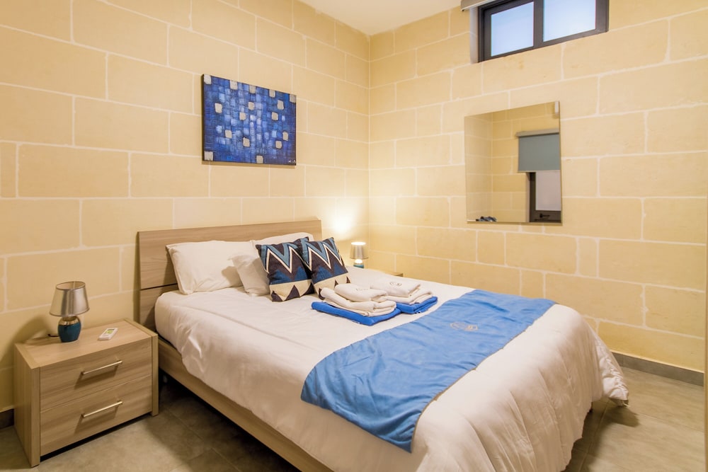 Ta'siku Gozitan Villa + Pool & Hot Tub