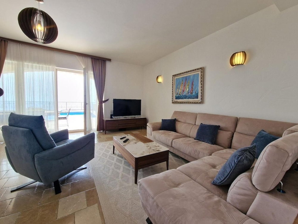 Casa Oliva Villas With Private Heated Pools And Guest Apartments-No Pool Access