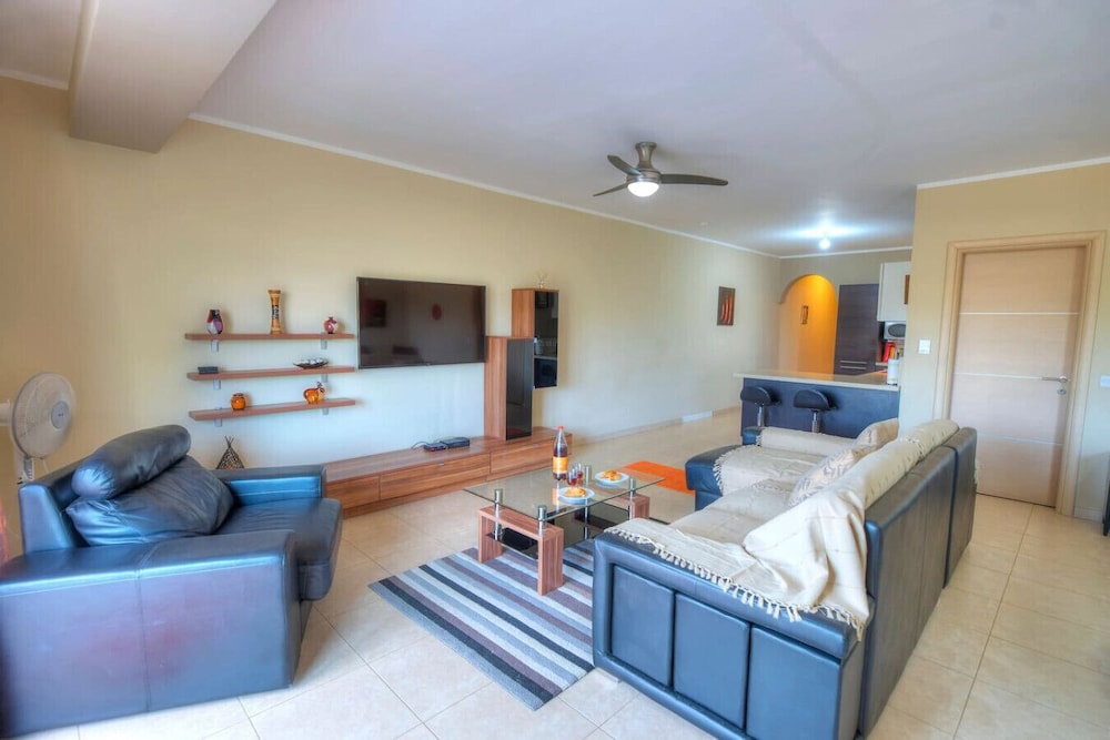 Spacious Apartment With Pool In Misrah Simar Qala
