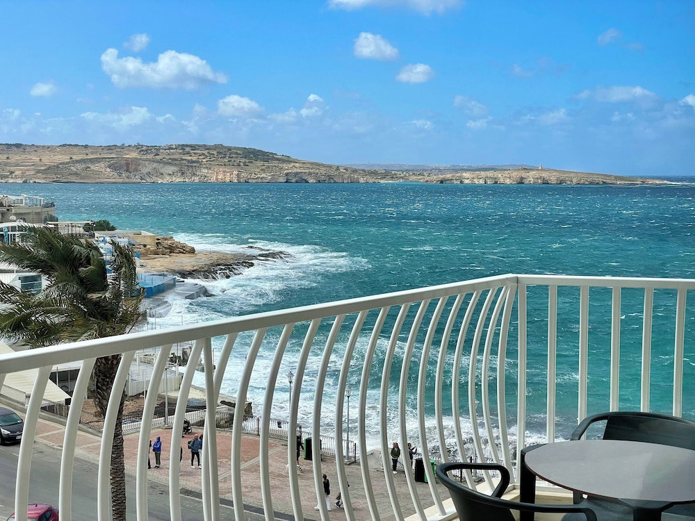 Hotel Bugibba Square Seafront Lux Apartments