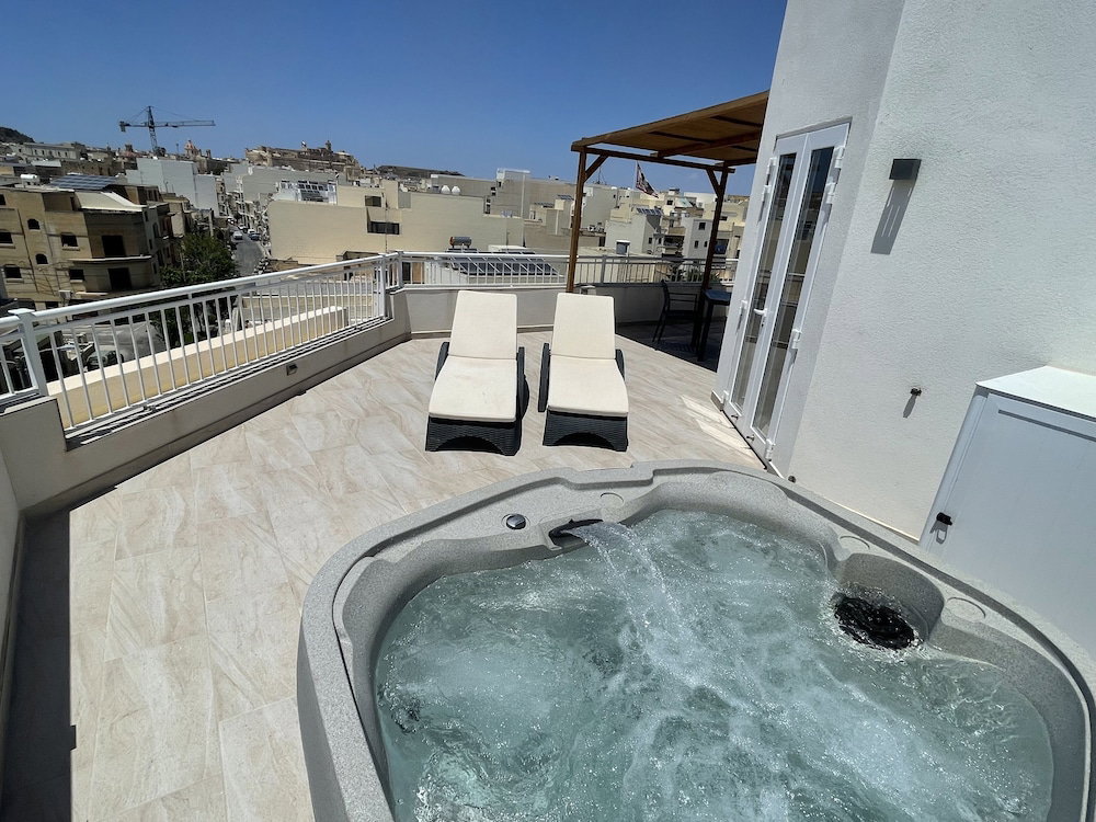 Hotel The Willows Luxury Penthouse