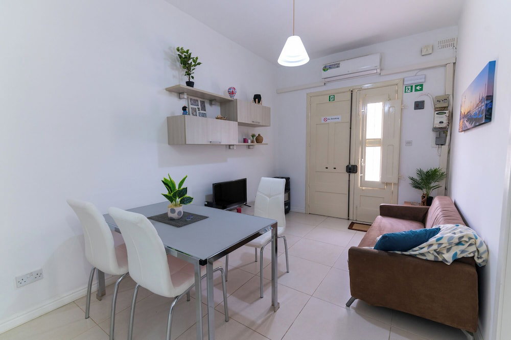 Hotel Seaside Cosy Maisonette- 2 Mins From Sea