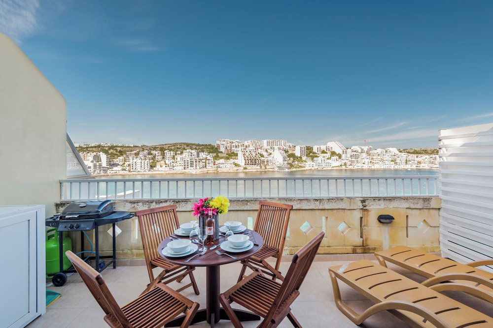 Hotel Blue Harbour – Seafront Self-Catering Holiday Penthouse – St Paul’s Bay