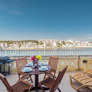 Hotel Blue Harbour – Seafront Self-Catering Holiday Penthouse – St Paul’s Bay cazare San Pawl il-Bahar