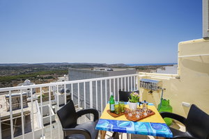 Hotel Summer Breeze Superior Apartment With Terrace By Getaways Malta cazare Mellieha