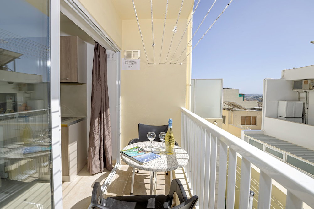 Hotel Summer Breeze Comfort Apartments By Getaways Malta