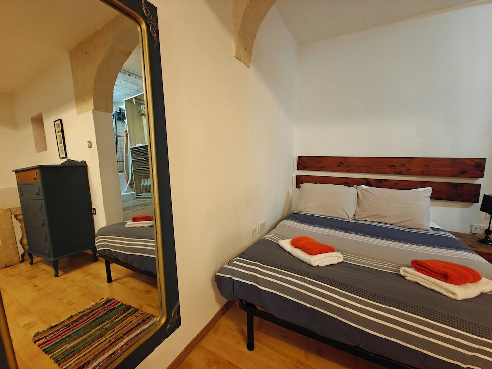 Traditional Maltese 1Br Home - Valletta