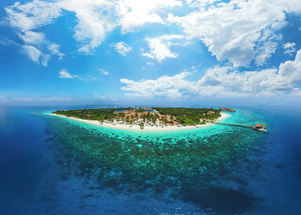 Hotel Reethi Faru Resort - Stay 5 Nights Or More And Enjoy One Complimentary Sunset Cruise
