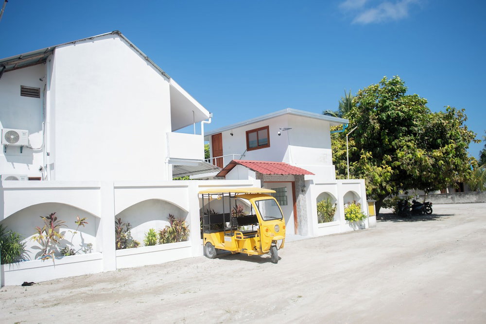 Hotel Avanti Surf & Stay