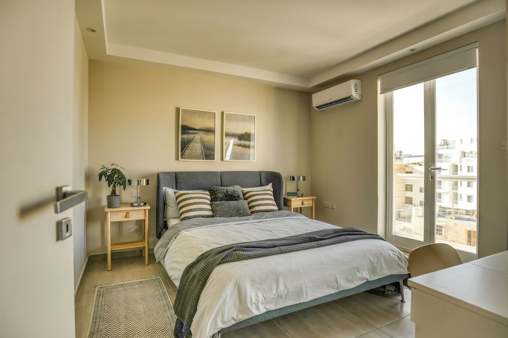 Modern & Spacious 3Bd Apt With Terrace