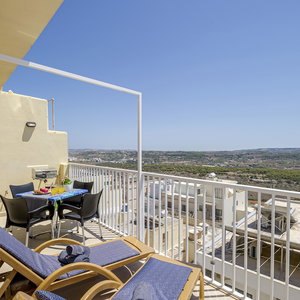Hotel Summer Breeze With Panoramic Terrace By Getaways Malta cazare Mellieha