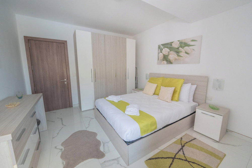 Hotel Chic Modern 1Br Apt Near Salina Bay