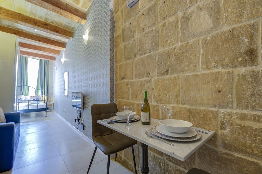 Tritoni Harbour Suites