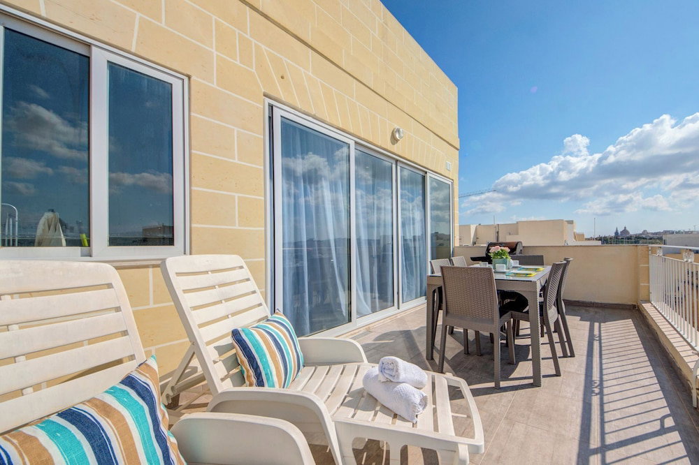 Hotel Stunning Penthouse Apartment With Private Terrace
