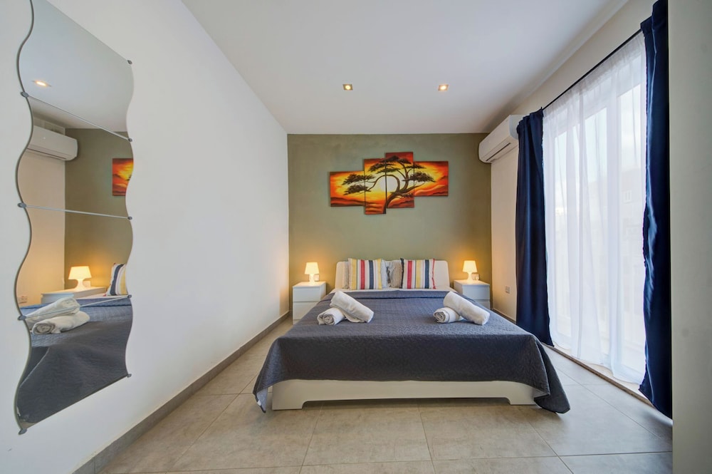 Stunning Penthouse Apartment With Private Terrace