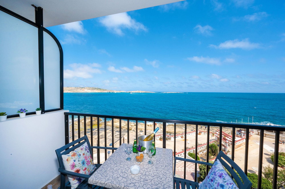 Hotel Islet Seafront 1 Bedroom Apartment