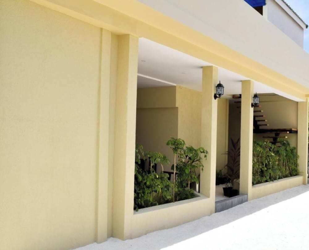 Hotel Dhiffushi Tourist Hotel