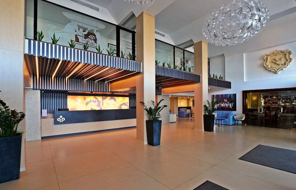 Qawra Palace Resort & Spa