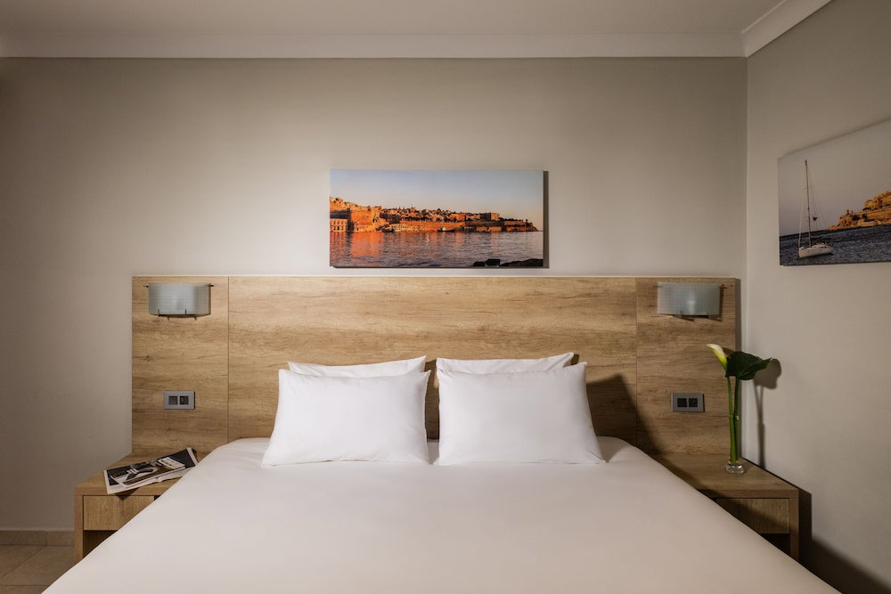 Qawra Palace Resort & Spa