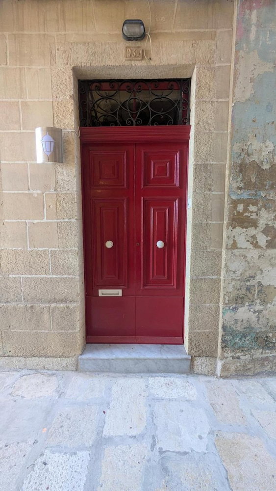 Hotel Apartment In Valletta By Ruwts