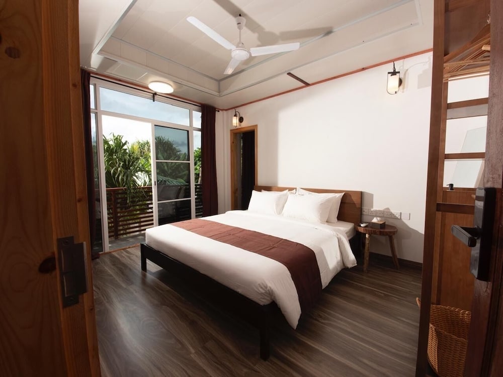 Hotel Lhohi White Sand