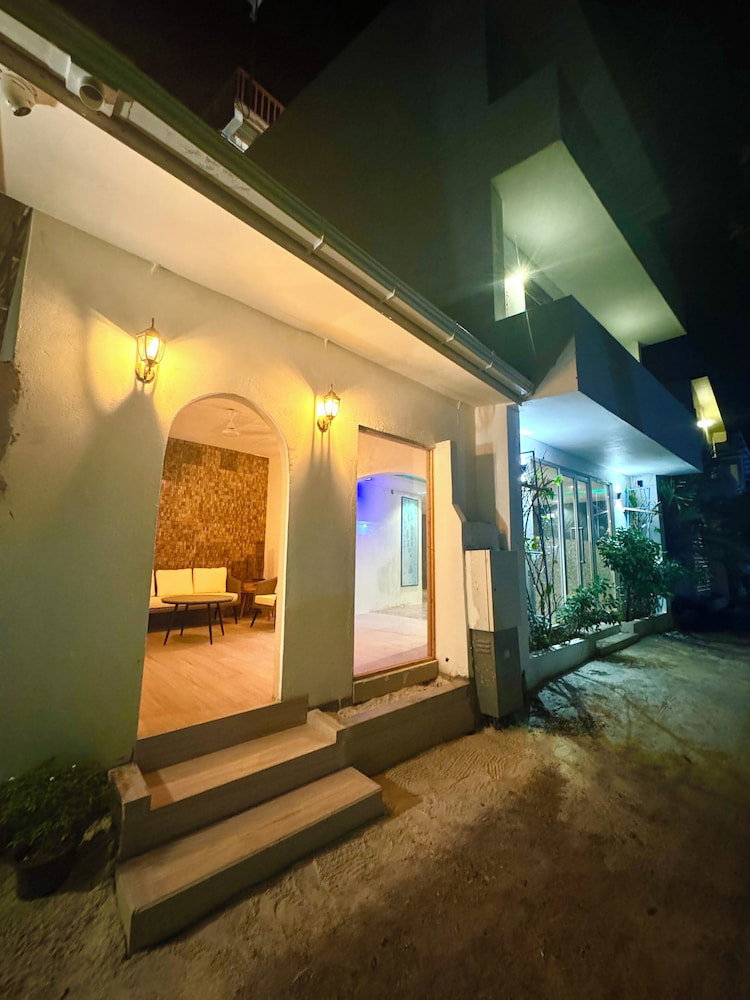 Hotel Sands Garden Hotel