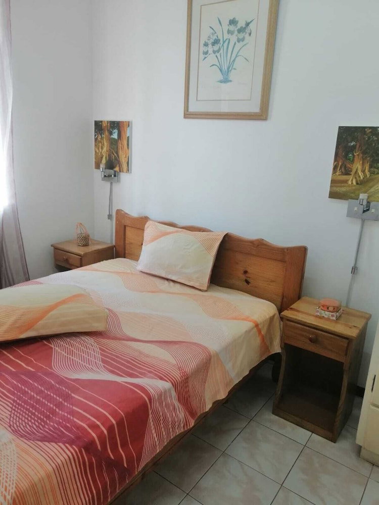 Room-Roommate For Rent In Flic En Flac