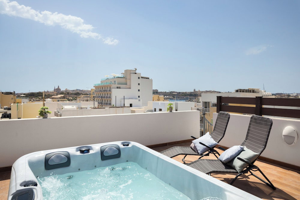 Hotel Sunlit Penthouse - 2 Terraces & Hot Tub