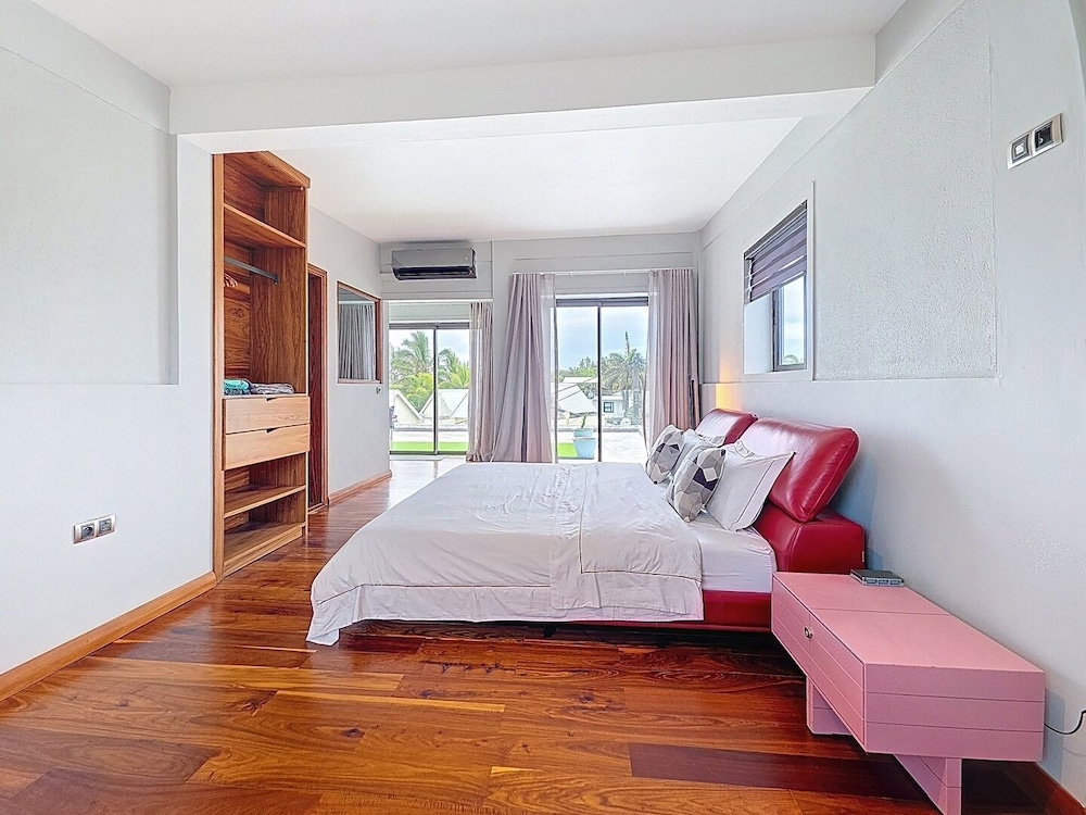 Hotel Blue Waves By Dodo Et Croissant
