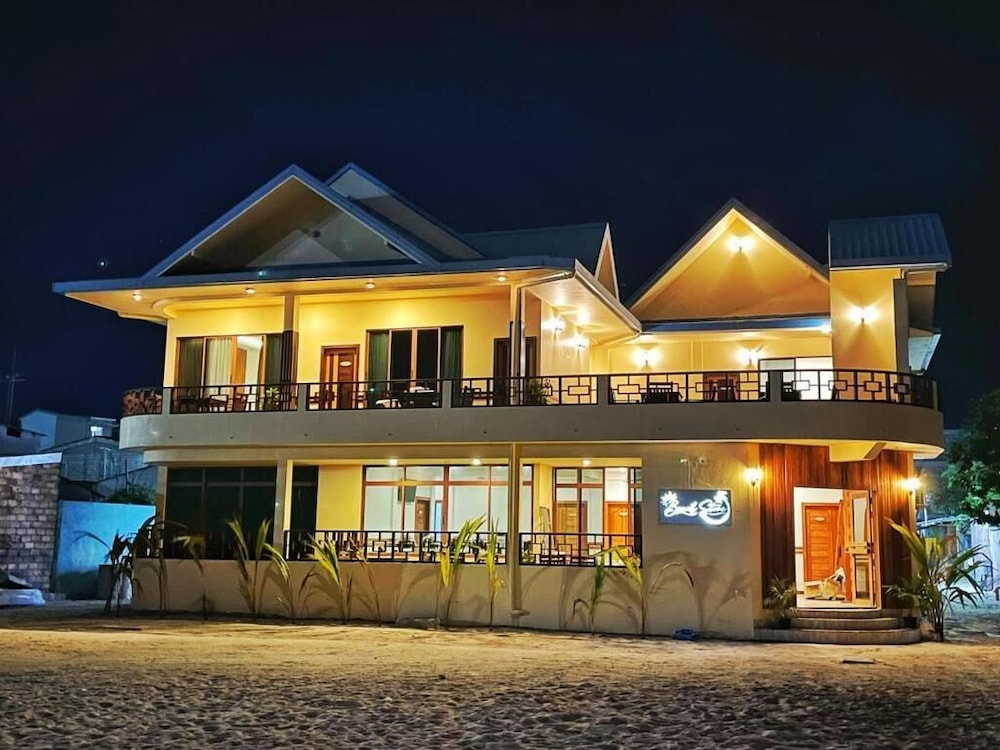 Hotel Beach Stone