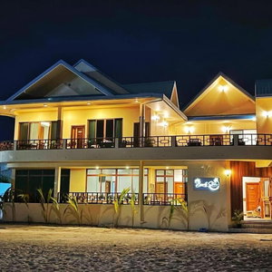 Hotel Beach Stone cazare Dhigu Island