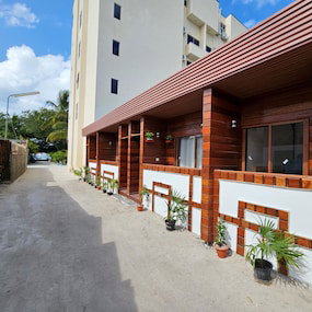 Hotel Batuta Maldives Inn cazare Thulusdhoo