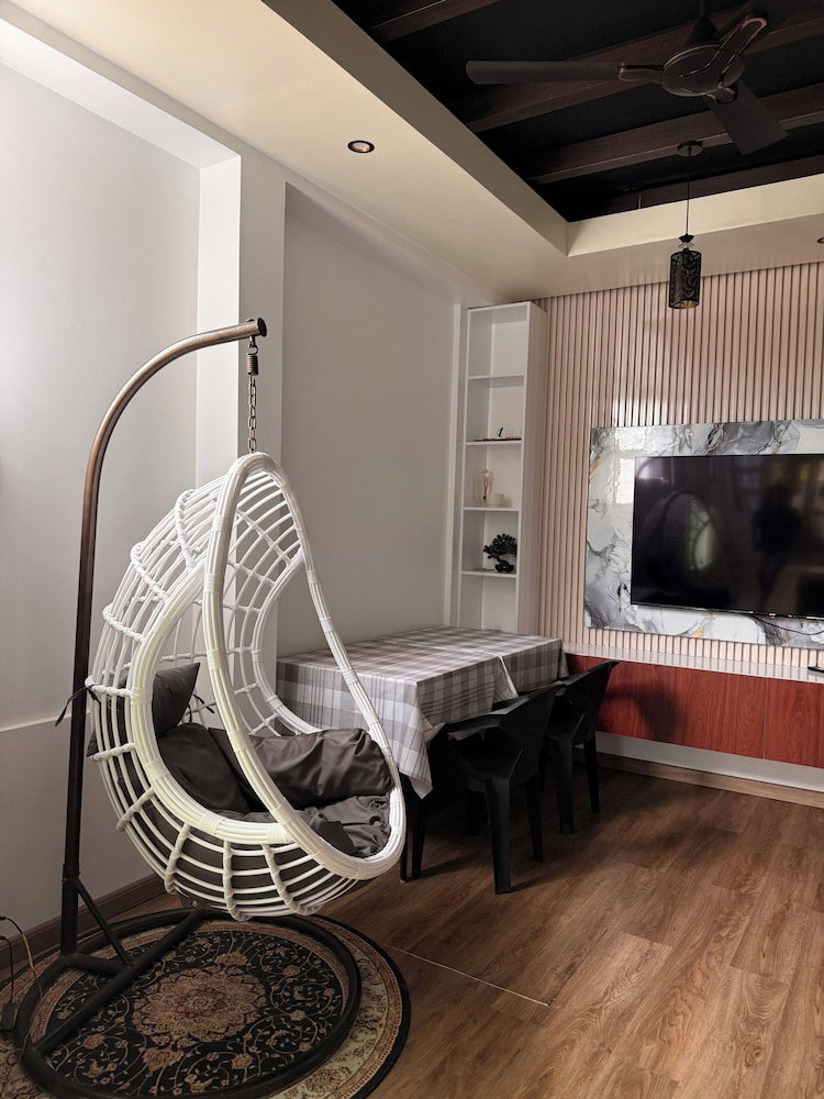 Hotel Violinn By Out Of Office Mv