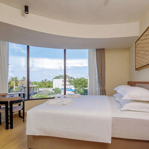Hotel Kinan Sentral Maldives cazare Olhuveli